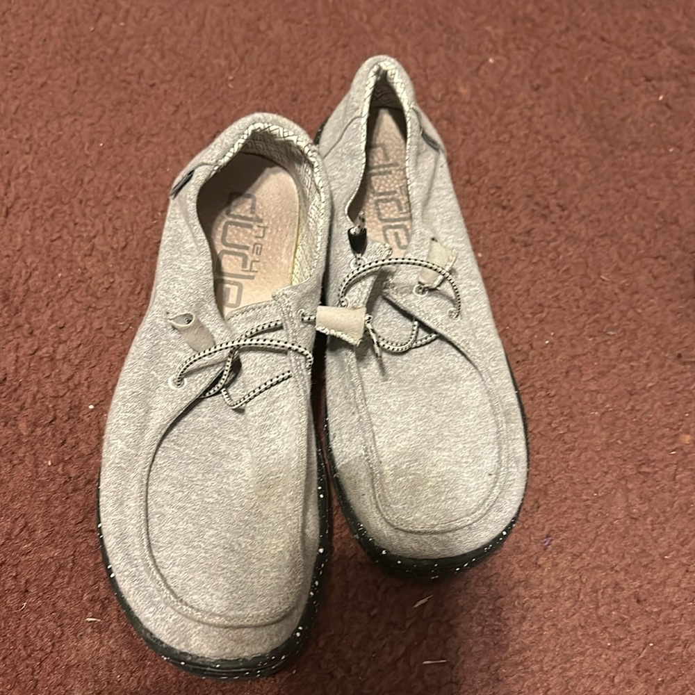 Women’s hey dudes size 9